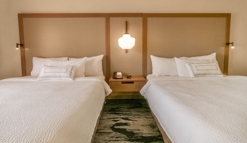 Zimmer, 2 Queen-Betten