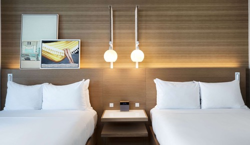 Zimmer, 2 Doppelbetten