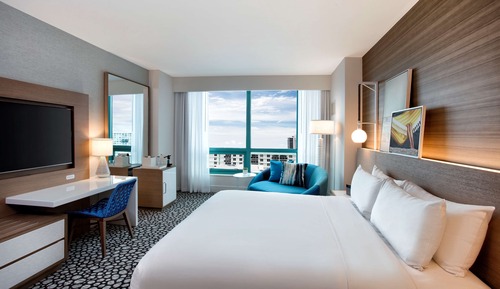 Zimmer, 1 King-Bett, barrierefrei (Mobility & Hearing, Roll-in Shower)