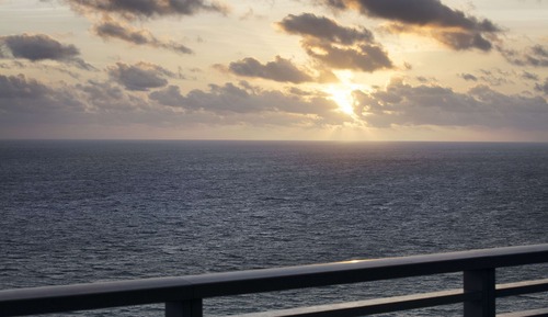 Zimmer, 2 Doppelbetten, Balkon, Meerseite