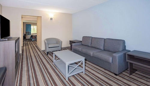 Zimmer, 1 King-Bett, barrierefrei, Nichtraucher (Mobility, Tub w/ Grab Bars)