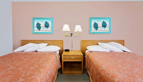 Zimmer, 2 Doppelbetten, Nichtraucher