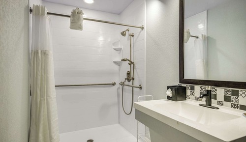 Zimmer, 2 Queen-Betten, barrierefrei, Nichtraucher