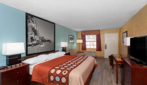 Zimmer, 1 King-Bett, barrierefrei, Nichtraucher (Mobility/Hearing/Tub w/Grab Bars)