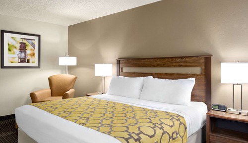 Zimmer, 1 Queen-Bett, barrierefrei, Nichtraucher (Mobility, Tub w/ Grab Bars)