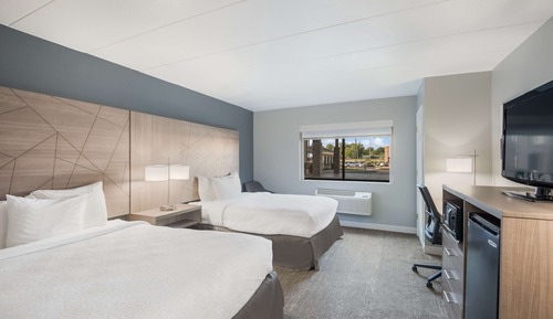 Standardzimmer, 2 Queen-Betten, barrierefrei, Kühlschrank und Mikrowelle (Walk-in Shower)