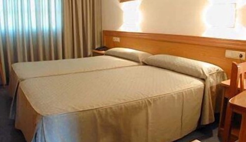 Doppel- oder Zweibettzimmer