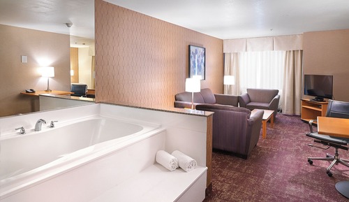 Executive Suite, 1 King Bed with Sofa bed, Jetted Tub, Non Smoking