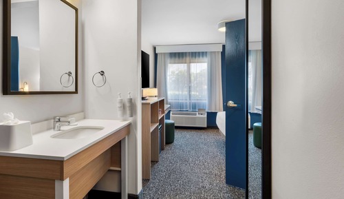 Zimmer, 1 Queen-Bett, barrierearme Badewanne