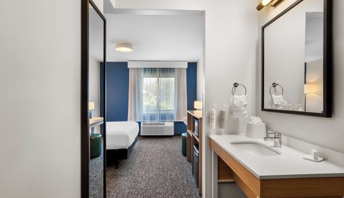 Zimmer, 1 Queen-Bett, rollstuhlgeeignete Dusche