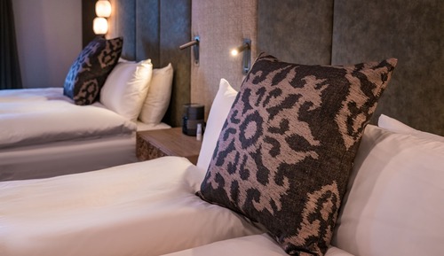 Zimmer, 2 Queen-Betten (Chalet Edelweiss)