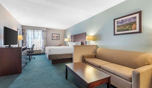 Suite, 1 King-Bett, Nichtraucher, Kühlschrank und Mikrowelle