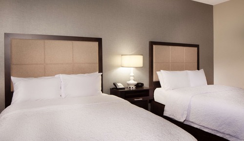 Zimmer, 2 Doppelbetten