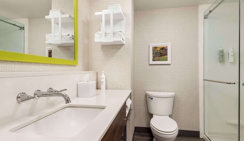 Zimmer, 1 King-Bett, barrierefrei (Hearing)