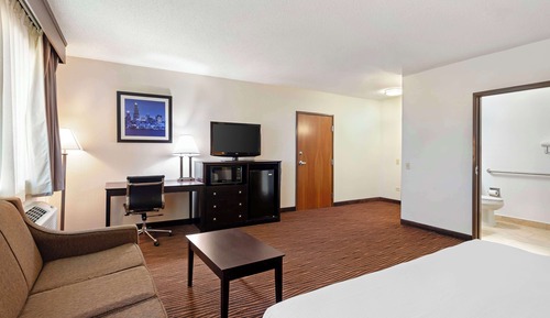 Standardzimmer, 1 King-Bett und Schlafsofa, barrierefrei, Badewanne (with Sofabed)