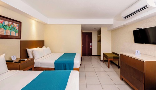 Standardzimmer, 2 Doppelbetten, Balkon, Poolblick