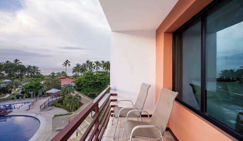 Standardzimmer, 2 Doppelbetten, Balkon, Poolblick