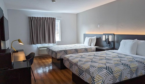 Premium-Zimmer, 2 Queen-Betten, Nichtraucher, Kühlschrank