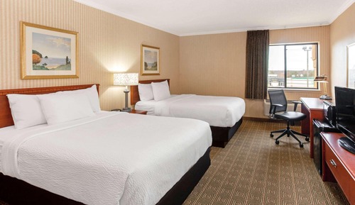 Zimmer, 2 Doppelbetten, Nichtraucher