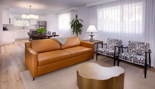 Suite, zum Garten hin