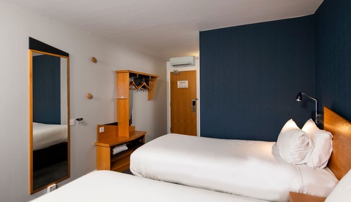 Standardzimmer, 2 Einzelbetten (with Free Hot Breakfast)