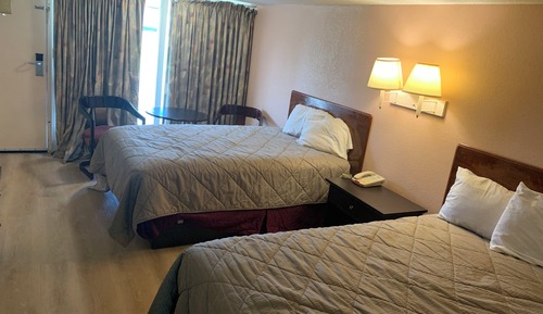 Zimmer, 2 Doppelbetten, Nichtraucher