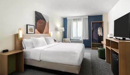 Zimmer, 1 King-Bett und Schlafsofa, barrierefrei, Badewanne (Mobility)