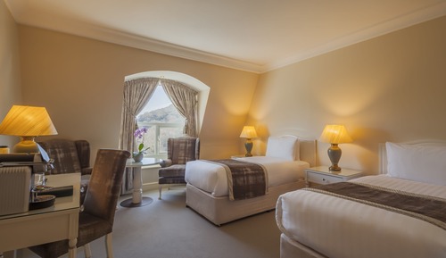 Standard-Doppel- oder -Zweibettzimmer