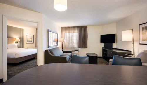 Suite, 1 Queen-Bett und Schlafsofa, barrierefrei (Hearing One Bedroom)