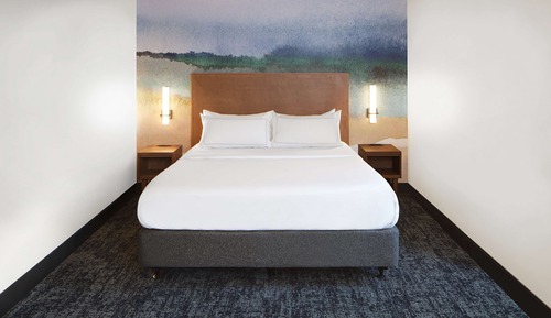 Zimmer, 1 King-Bett, barrierefrei, Balkon (Mobility, Roll-In Shower)