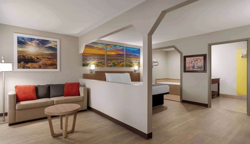 Suite, 1 King Bed, Non-smoking