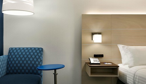 Zimmer, 1 King-Bett, barrierefrei (Comm, Mobility, Roll Shwr)