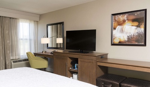 Zimmer, 1 King-Bett und Schlafsofa, Kühlschrank