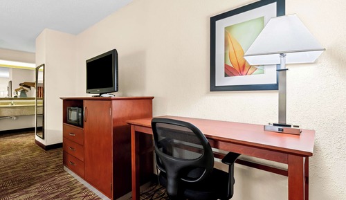 Standardzimmer, 2 Queen-Betten, Raucher, Kühlschrank und Mikrowelle