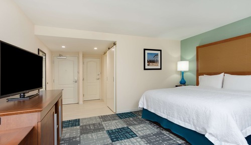 Zimmer, 1 King-Bett, Nichtraucher, Kühlschrank und Mikrowelle