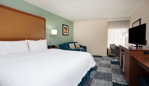 Zimmer, 1 King-Bett, Nichtraucher, Kühlschrank und Mikrowelle