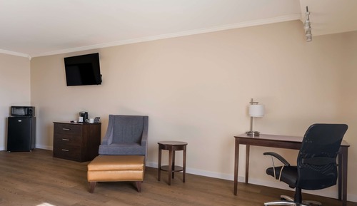 Standardzimmer, 1 King-Bett, Nichtraucher, Kühlschrank und Mikrowelle