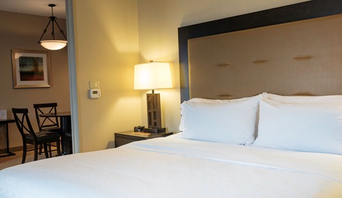 Suite, 1 King-Bett, barrierefrei (Mobility, Roll-In Shower)