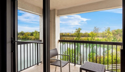 Zimmer, 1 King-Bett und Schlafsofa, Balkon