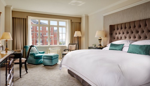 Classic-Zimmer, 1 King-Bett, Blick auf den Innenhof