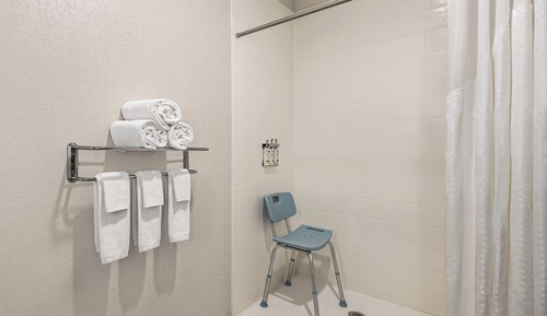 Standardzimmer, 2 Queen-Betten, barrierefrei (Mobility, Roll-In Shower)