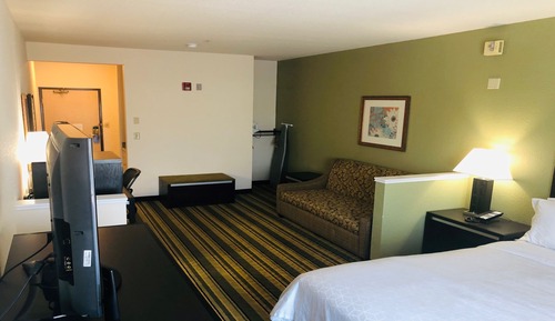 Suite, 1 King-Bett, barrierearme Badewanne (Communications)