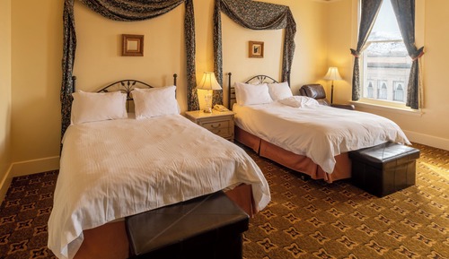 Doppelzimmer, 2 Queen-Betten