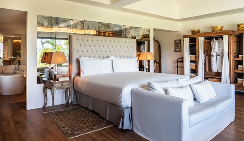 Grand-Suite (Red Level Waterfall View)
