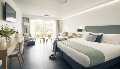 Superior-Zimmer, 1 King-Bett, Poolblick