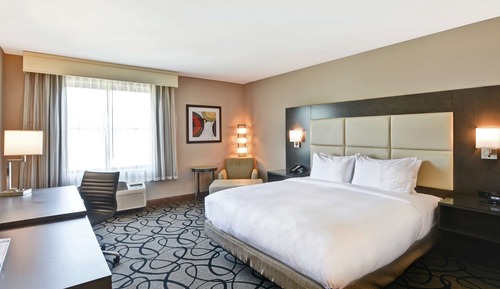 Zimmer, 1 King-Bett, barrierefrei (Mobility & Hearing, Roll-in Shower)