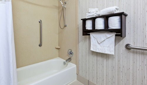 Standardzimmer, 2 Queen-Betten, barrierefrei, Kühlschrank und Mikrowelle (ADA Approved)