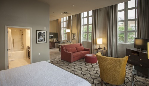 Studio suite, king bed, sofa bed, kitchen, whirlpool tub