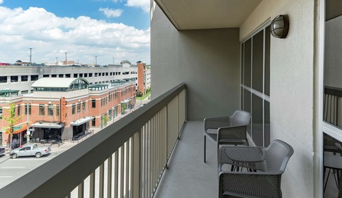 Suite, 1 King-Bett, Küche (SofaBed & Balcony)