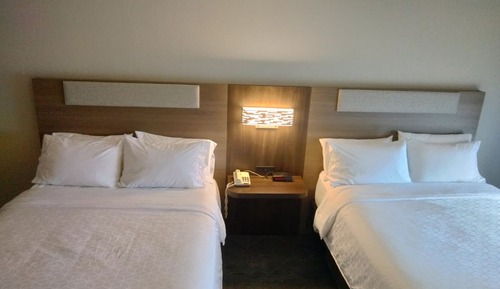 Standardzimmer, 2 Queen-Betten, rollstuhlgeeignete Dusche (Communications)